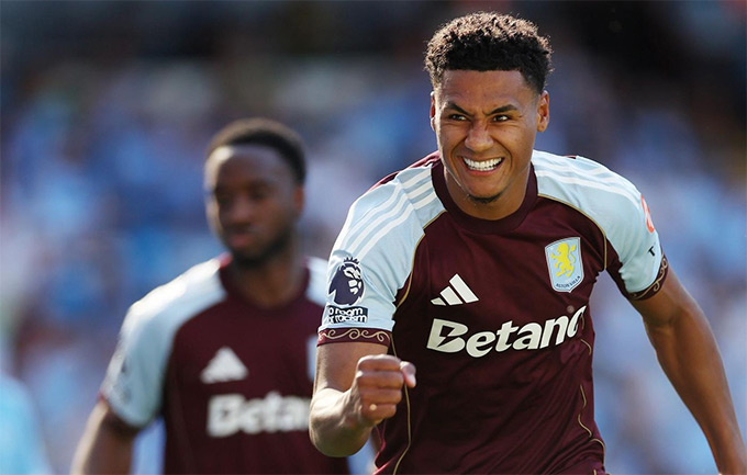 Aston Villa ngược dòng đánh bại Man City