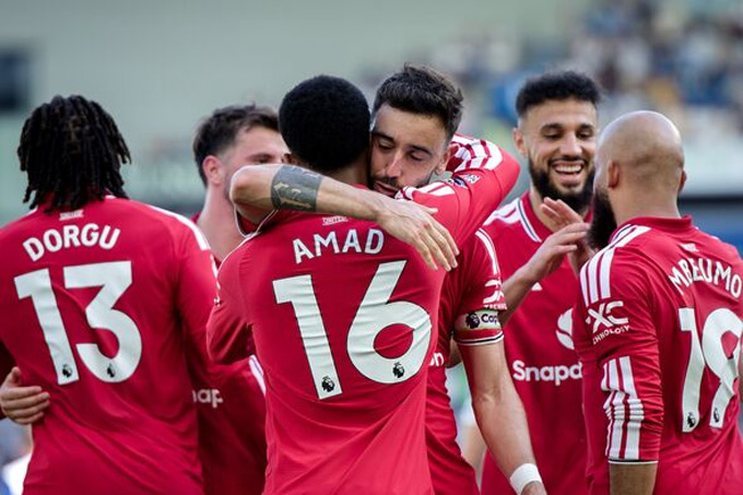 Owen đánh giá cao cả MU lẫn Man City mùa tới