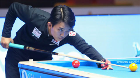 Simone Inzaghi celebrating with his Inter Milan players after beating Barcelona.