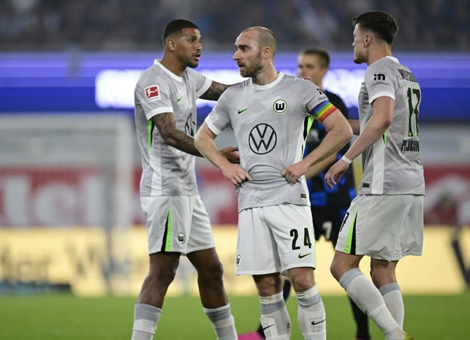 Tiền vệ kỳ cựu Eriksen thất thần trong ngày "Sói xanh" Wolfsburg xuống hạng