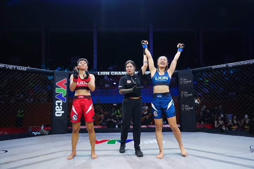 Võ Nguyễn Ngọc Linh thắng Trần Lê Phi Khanh (khóa siết)