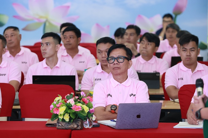 HLV Hoàng Anh Tuấn tham dự Hội thảo