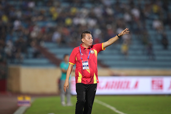 HLV Bùi Đoàn Quang Huy chia tay Quy Nhơn United sau mùa giải 2025/26 - Ảnh: Minh Tuấn 