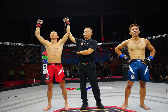 Một cú knock-out trực tiếp không cần phải đánh bồi mang về chiến thắng cho Bùi Trường Sinh tại LC32 hôm 6/6