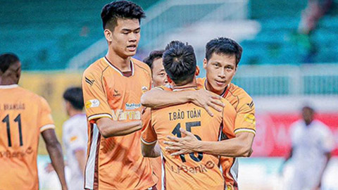 Đinh Quang Kiệt chơi ấn tượng trong màu áo HAGL