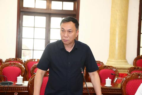 Chủ tịch VFF Trần Quốc Tuấn phát biểu tại cuộc họp 