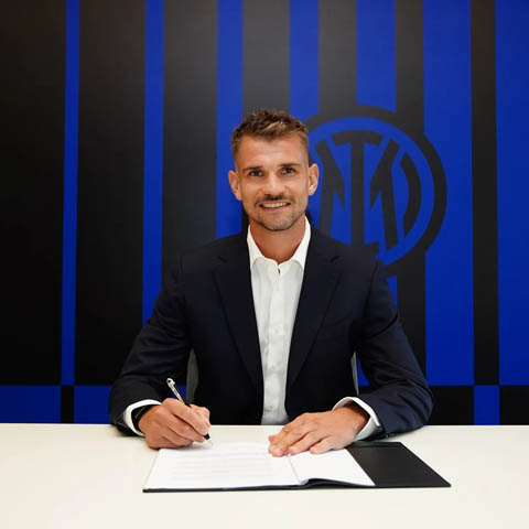 Provedel ký hợp đồng với Inter - Ảnh: Romano