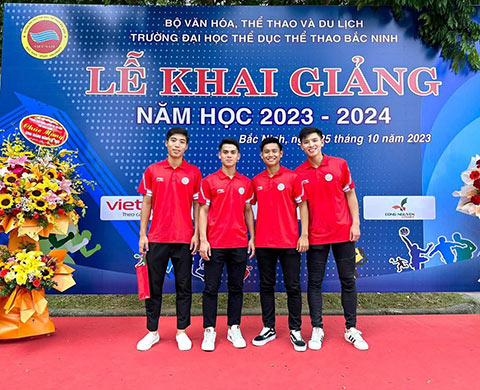 Cách đây vài năm, Khuất Văn Khang cùng một số cầu thủ Thể Công Viettel trở thành tân sinh viên đại học