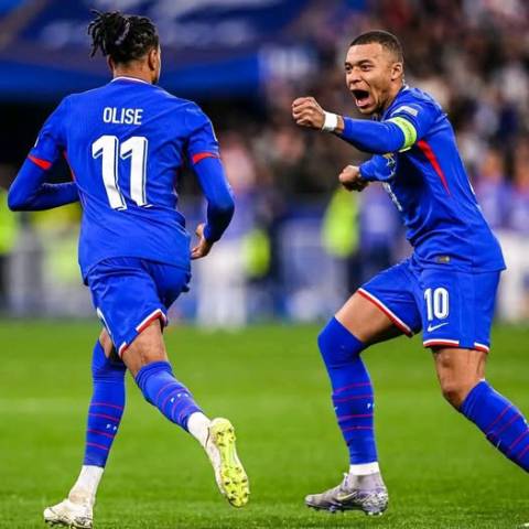 Olise muốn làm đồng đội với Mbappe ở Real?