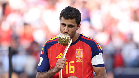 Rodri giành danh hiệu Cầu thủ xuất sắc nhất World Cup 2026