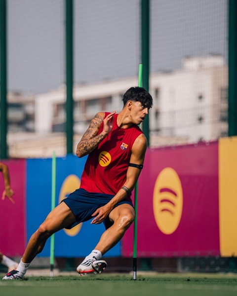 Marc Bernal đang thể hiện rất tốt trên sân tập hè này