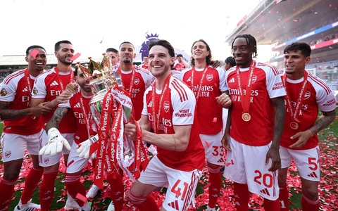 Arsenal đang là đội đương kim vô địch Ngoại hạng Anh