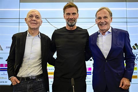 Klopp trở lại công tác huấn luyện sau 2 mùa giải nghỉ ngơi