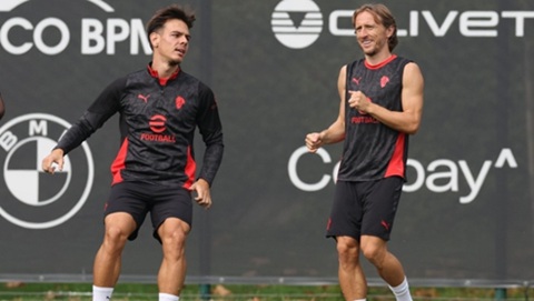 Jashari (trái) sẽ được tạo nhiều cơ hội ra sân để giúp Modric có thêm thời gian dưỡng sức