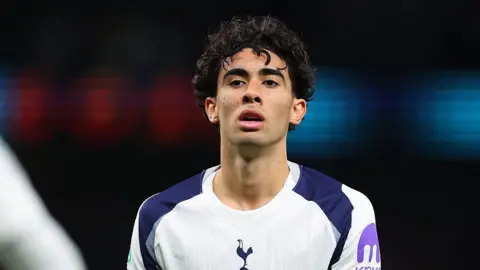 Williams-Barnett gây ấn tượng trong chiến thắng trước MK Dons hôm thứ Tư vừa qua