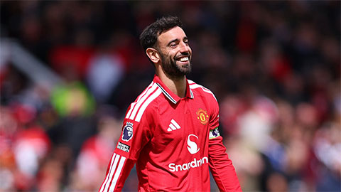  Bruno Fernandes hốt bạc ngoài sân cỏ