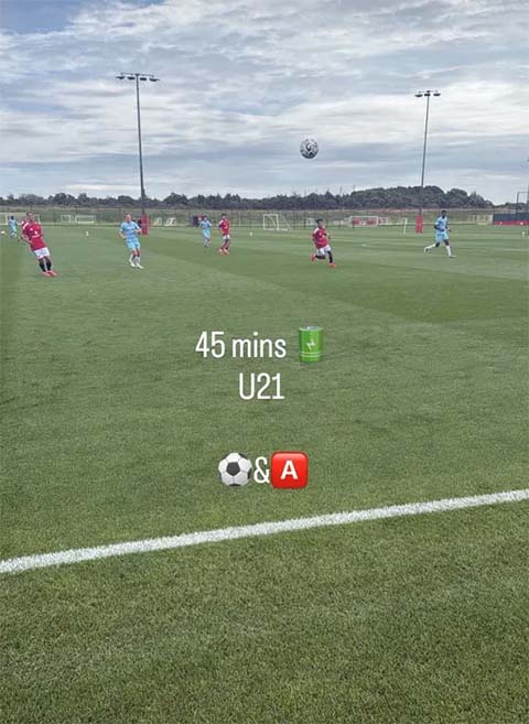 Dù không ra sân ở trận gặp Rosenborg, nhưng anh đã ghi dấu ấn cùng U21 MU ngay sau đó