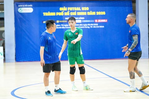 ĐT futsal có nhiều cầu thủ trẻ T năng nhưng thiếu kinh nghiệm thi đấu quốc tế. Ảnh - Nguyễn Khanh