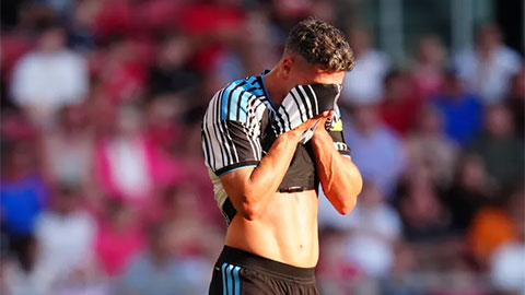 Vừa trở lại sau 6 tháng, Fabian Schar lại chấn thương khiến Newcastle chết lặng