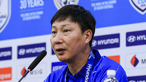HLV Kim Sang Sik: ‘Thắng Singapore trước, rồi mới nghĩ đến Indonesia’