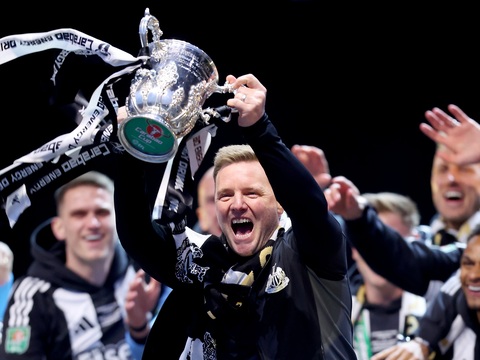 Howe đã cùng Newcastle giành Cúp Liên đoàn Anh mùa 2024/25