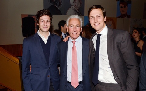 Joshua Kushner và ông bố Charles cùng ông anh Jared. Ảnh: The Telegraph
