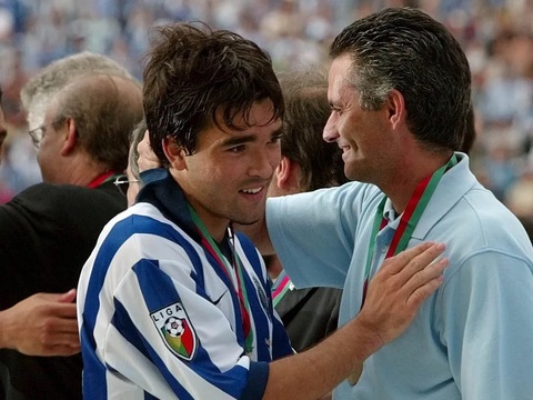 Deco là nhân tố quan trọng nhất tại tuyến giữa của HLV Mourinho ở Porto. Ảnh: Mais Futebol