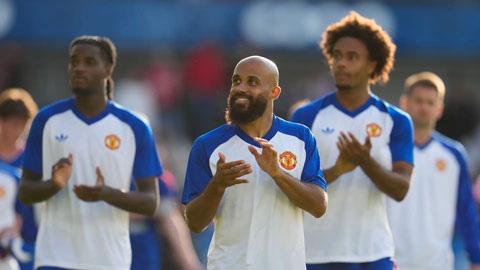 MU từng có quãng thời gian không có nhà T trợ áo tập - Ảnh: Goal