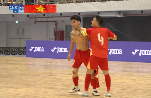 Đa Hải đã có bàn gỡ hoà 3-3 cho ĐT futsal Việt Nam