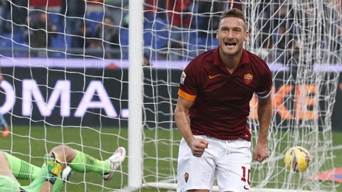 Totti đã làm sống dậy cú sút penalty kiểu Panenka tại EURO 2000