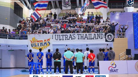 CĐV Thái Lan trên khán đài cũng sốc với kết quả hoà 3-3