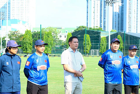Phó Chủ tịch Trần Anh Tú khẳng định VFF luôn tạo mọi điều kiện để đội tuyển chuẩn bị tốt nhất trước khi bước vào giải đấu