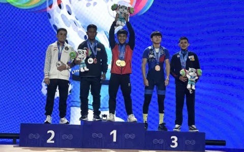 Lực sĩ Hùng Văn Thế từng đạt kết quả tốt tại giải vô địch trẻ châu Á 2025