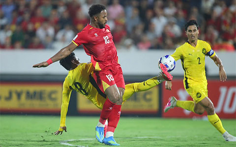 CĐV Malaysia mong đội nhà tự tin khi gặp ĐT Việt Nam ở bán kết AFF Cup 2026 - Ảnh: Đức Cường 