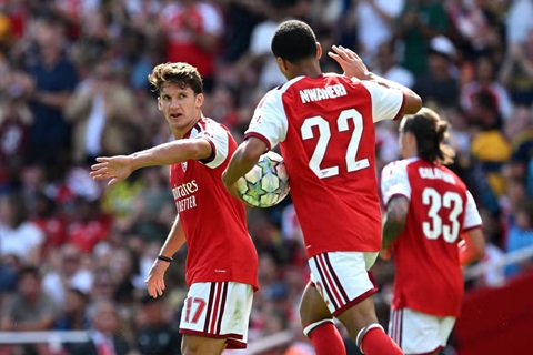 Christos Tzolis và Ethan Nwaneri là hai cầu thủ nổi bật nhất của Arsenal trong trận đấu với Dortmund