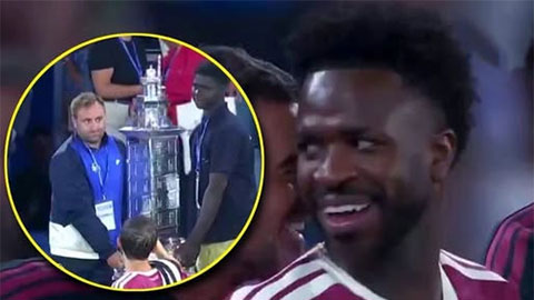  Real Madrid vừa vô địch, Vinicius lập tức ‘cà khịa’ chiếc cúp lịch sử
