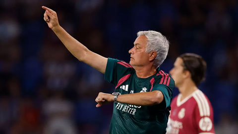  Mourinho: 'Real Madrid đang tiến bộ ở mọi khía cạnh'