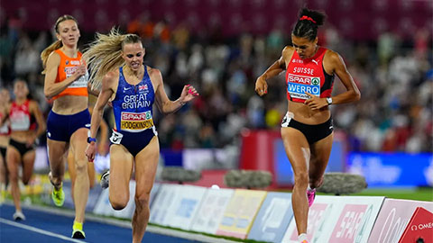 Keely Hodgkinson để thua Audrey Werro ở thời khắc quyết định