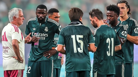 HLV Jose Mourinho cần chứng tỏ mình vẫn chưa "out meta" trong lần trở lại Real Madrid. Ảnh: Yard Barker