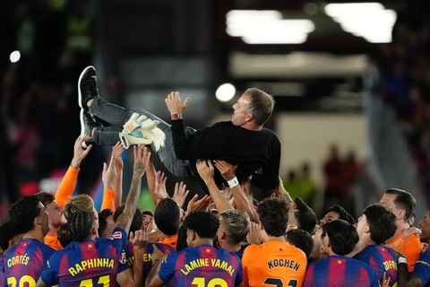 Barca chỉ có một con đường để đi, đó là phải thành công trên sân cỏ