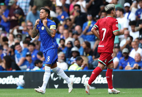 Khi Enzo vào sân, một bộ phận CĐV Chelsea đã liên tục la ó - Ảnh: Getty Images