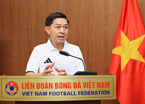 Trưởng Ban Trọng T VFF Đặng Thanh Hạ dặn dò các học viên. Ảnh: Đức Cường
