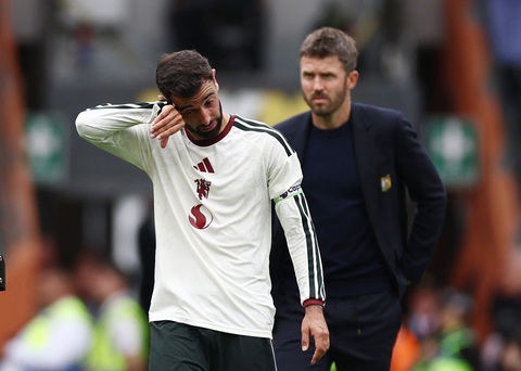HLV Michael Carrick còn nhiều việc phải làm