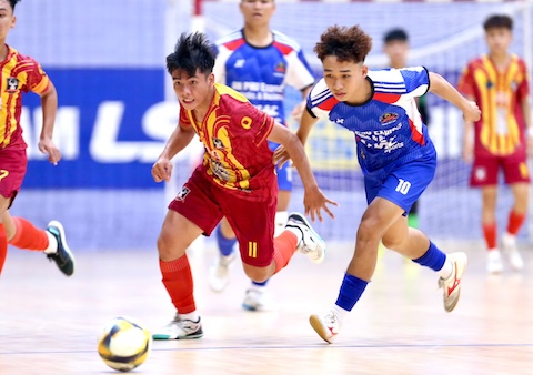 Một trận đấu hấp dẫn tại giải. Ảnh: Nguyễn Khánh 