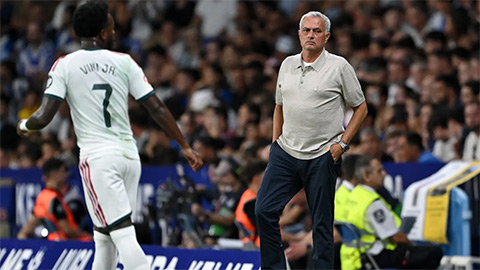  Mourinho: Vinicius đang bị bắt nạt