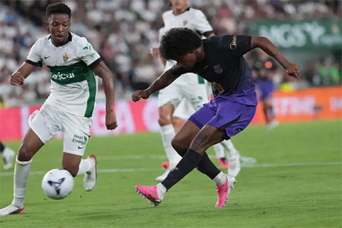 Adeyemi "mở hàng" tại La Liga ngay trong trận ra mắt
