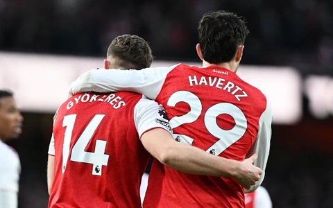 Hàng công của Arsenal đang thiếu một cầu thủ như Julian Alvarez