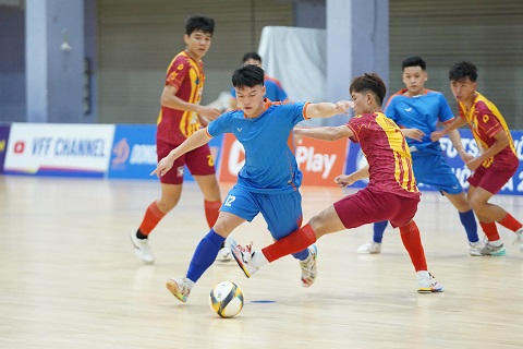 Thái Sơn Nam (áo xanh) sẽ thắng dễ? Ảnh: Nguyễn Khanh