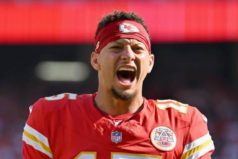 Patrick Mahomes xuống phong độ sau khi cắt tóc