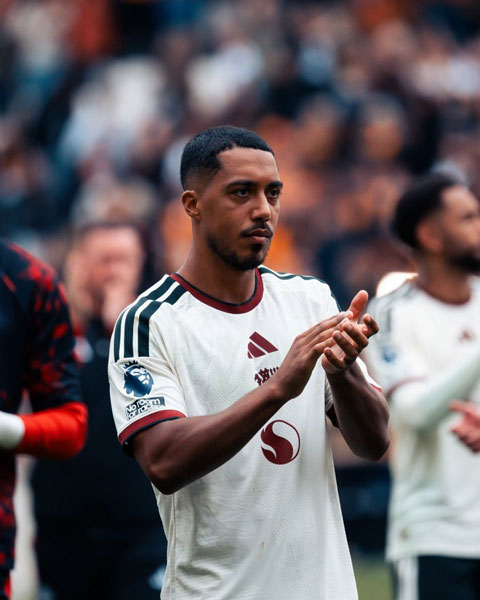 Tielemans có thể kết hợp tốt với Baleba - Ảnh: @ManUtd